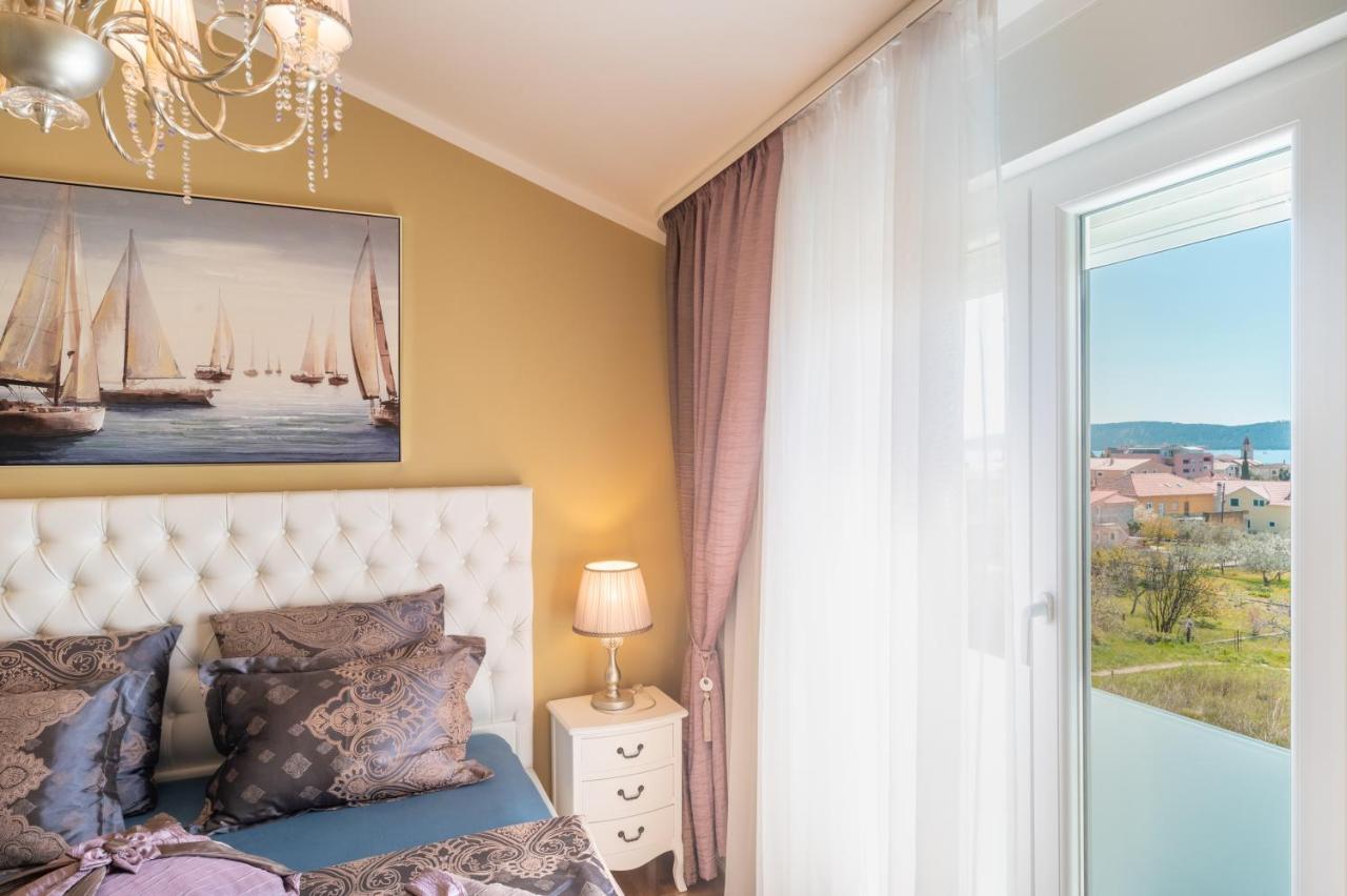 Apartment Tikvarin, Kastel Kambelovac Kaštela Buitenkant foto