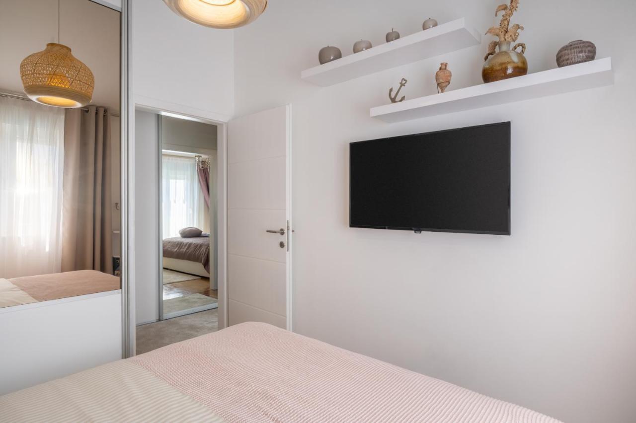 Apartment Tikvarin, Kastel Kambelovac Kaštela Buitenkant foto