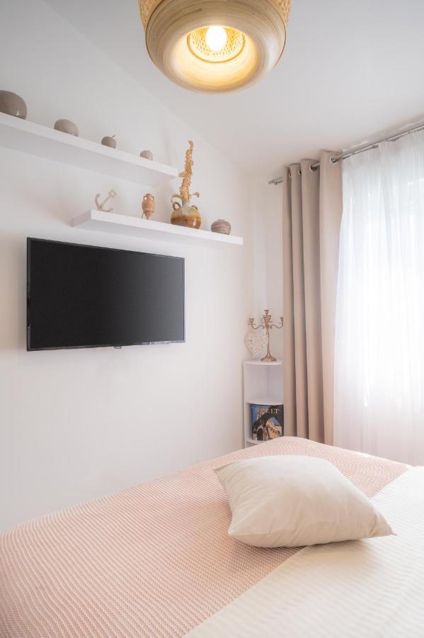 Apartment Tikvarin, Kastel Kambelovac Kaštela Buitenkant foto