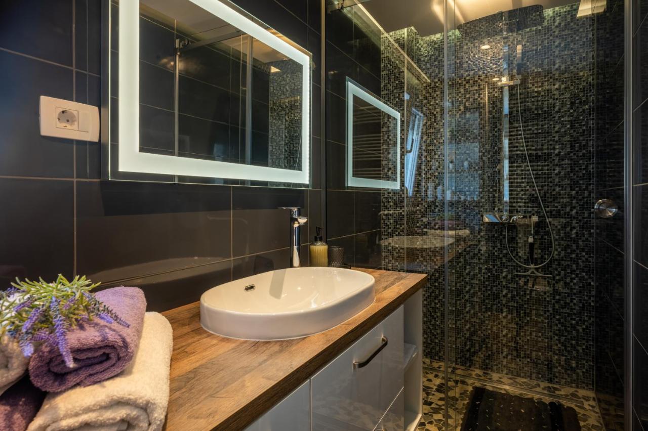 Apartment Tikvarin, Kastel Kambelovac Kaštela Buitenkant foto