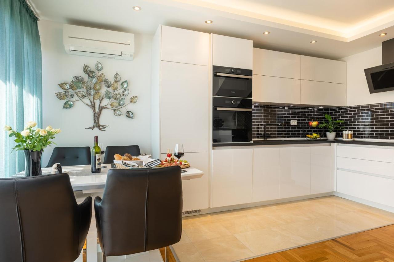 Apartment Tikvarin, Kastel Kambelovac Kaštela Buitenkant foto