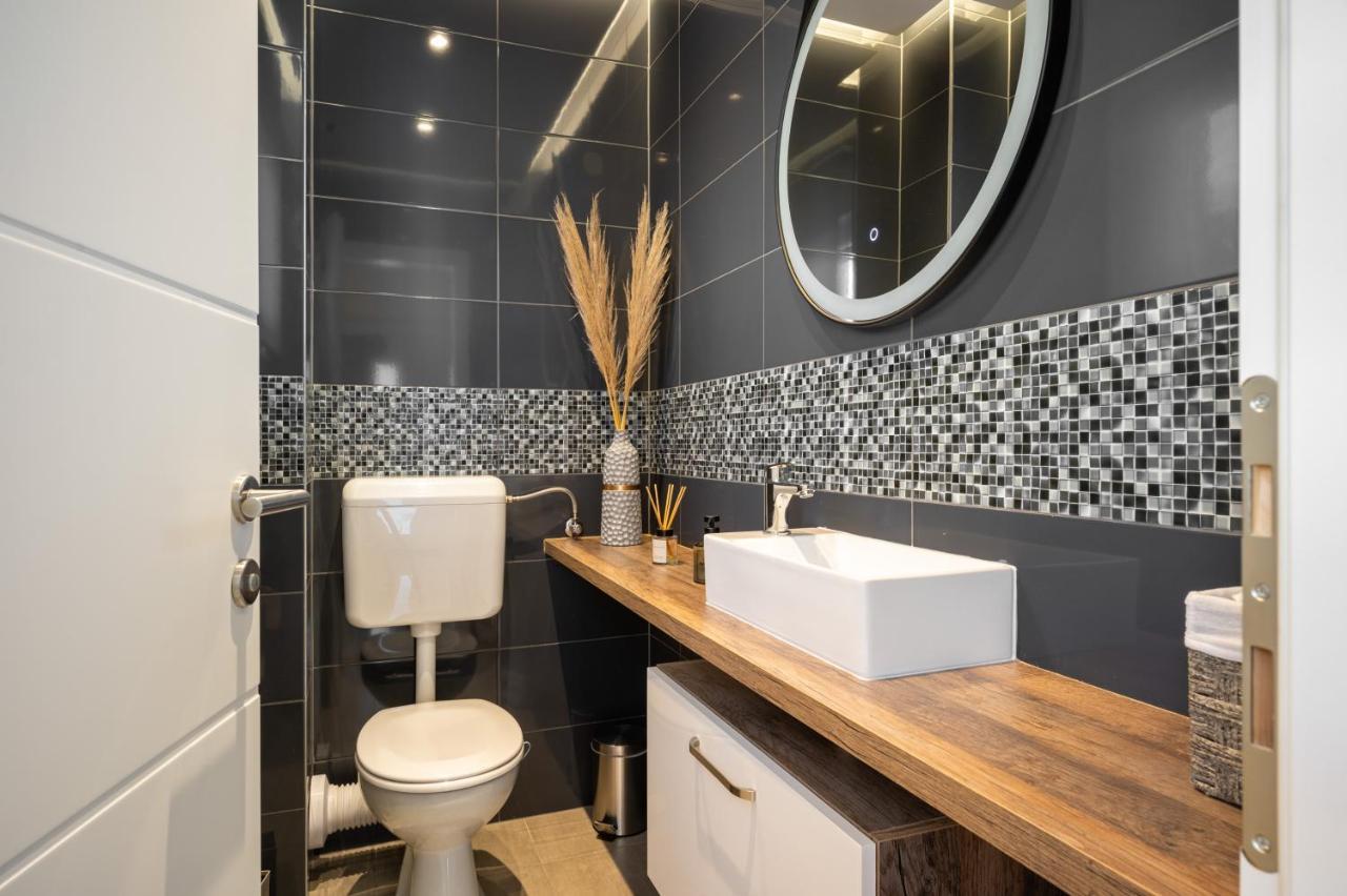 Apartment Tikvarin, Kastel Kambelovac Kaštela Buitenkant foto