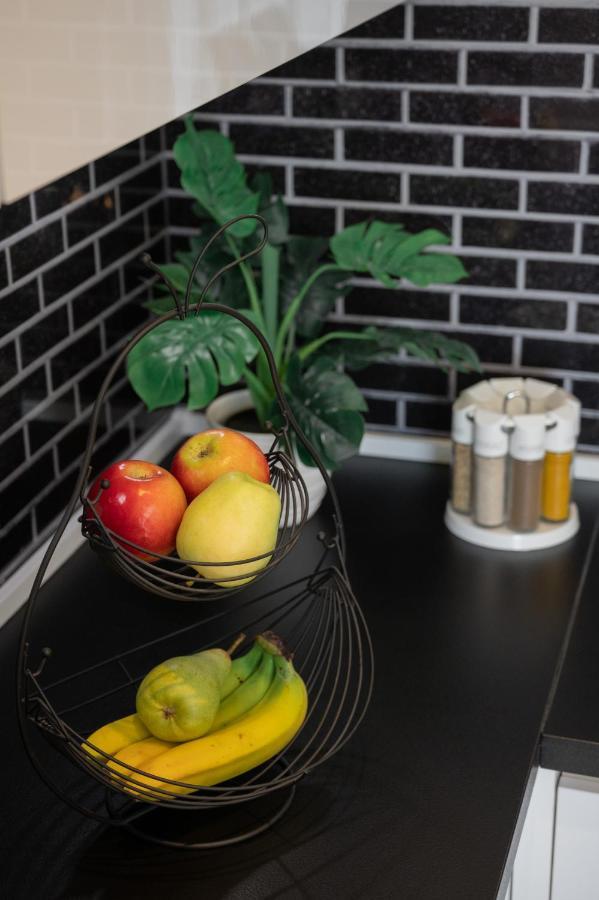 Apartment Tikvarin, Kastel Kambelovac Kaštela Buitenkant foto