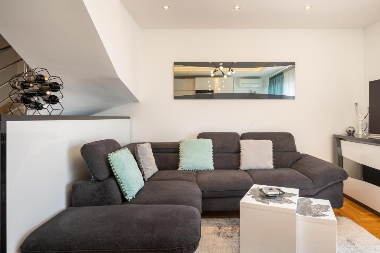 Apartment Tikvarin, Kastel Kambelovac Kaštela Buitenkant foto